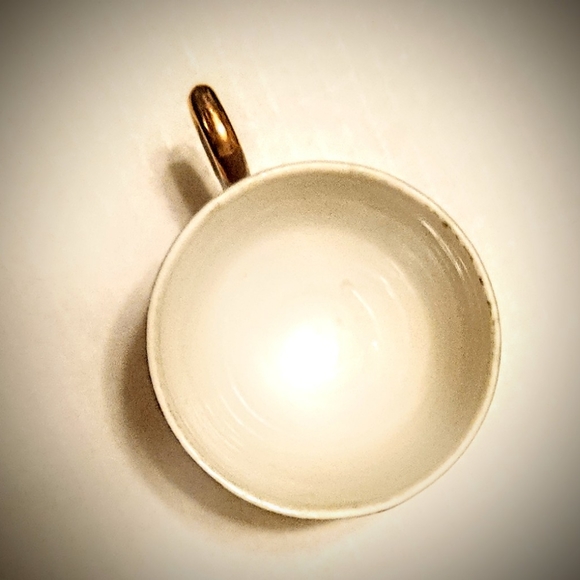 Small Japanese Pedestal Teacup Beautiful Red and Gold Design Japan Tea Cup - Picture 5 of 9